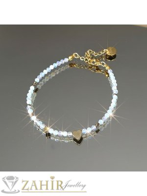 Прелестна гривна за ръка или глезен от естествен лунен камък 3 мм топче, стоманени позлатени детайли сърце, детелина, рингове, закопчалка и удължител - GA3206